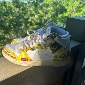 Nike Dunks “De La Soul” size 9.5
